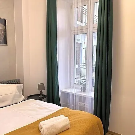 Hotel Royal Old Town *